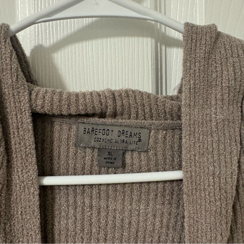 $118 Barefoot Dreams Tan Open Cardigan - Picture 2 of 3